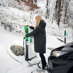 Зарядная станция EVlink PARKING Floor, RIFD (EVF2S7P2FR)