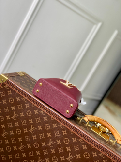 Louis Vuitton Capucines Nano