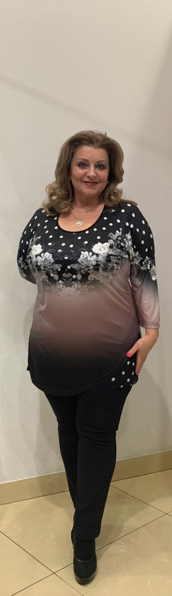 Тонкая туника с пудровым цветочным принтом