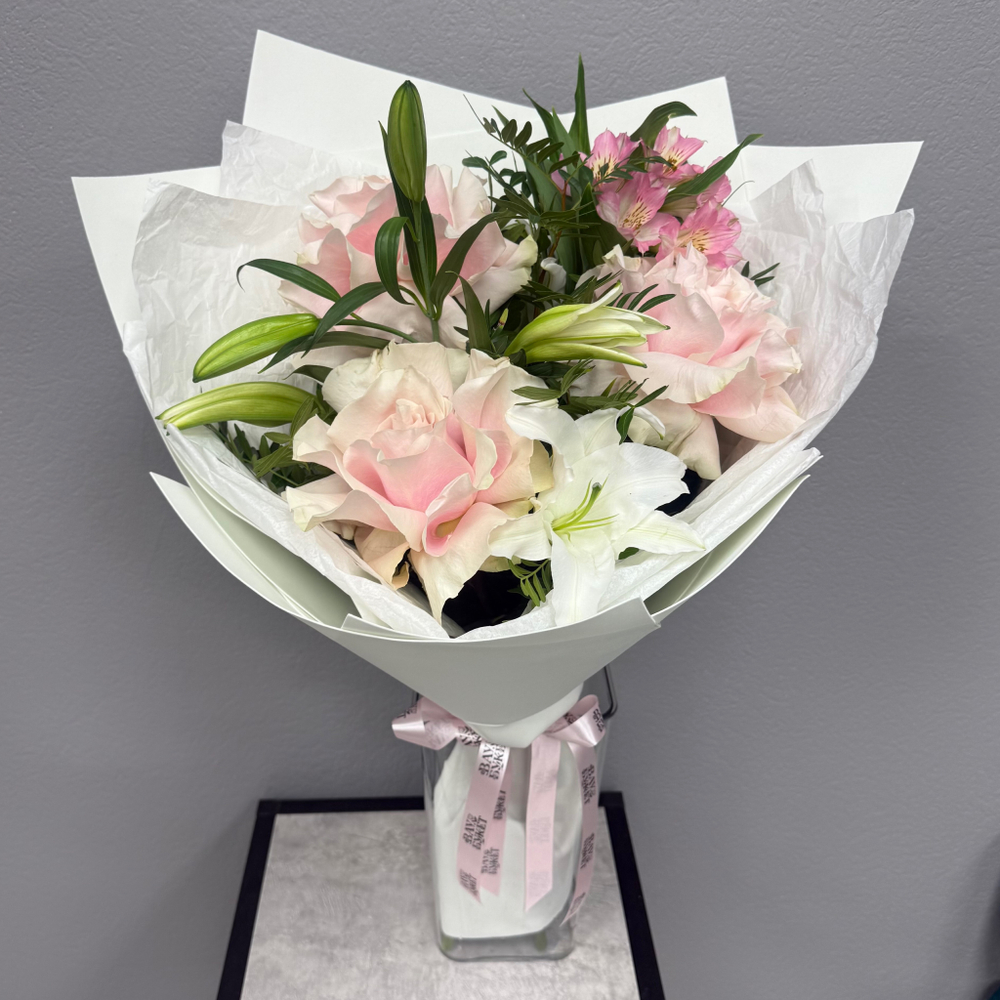 Букет из французских роз и лилии