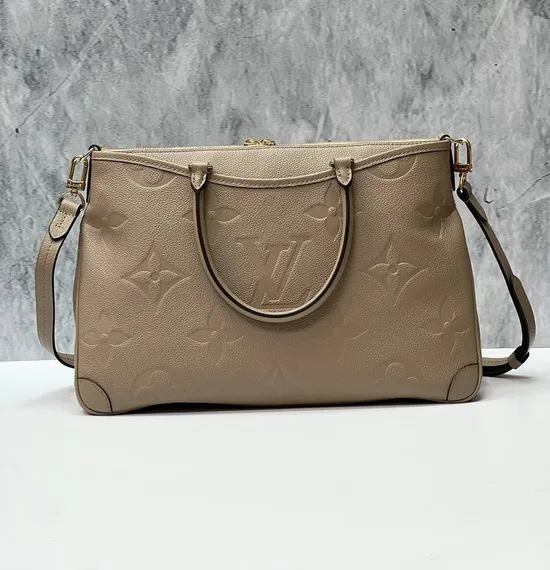 Сумка Louis Vuitton Trianon MM бежевый