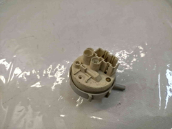 576 Датчик уровня воды (Прессостат) для посудомоечной машины Indesit-Ariston 37650053 80-60 б/у