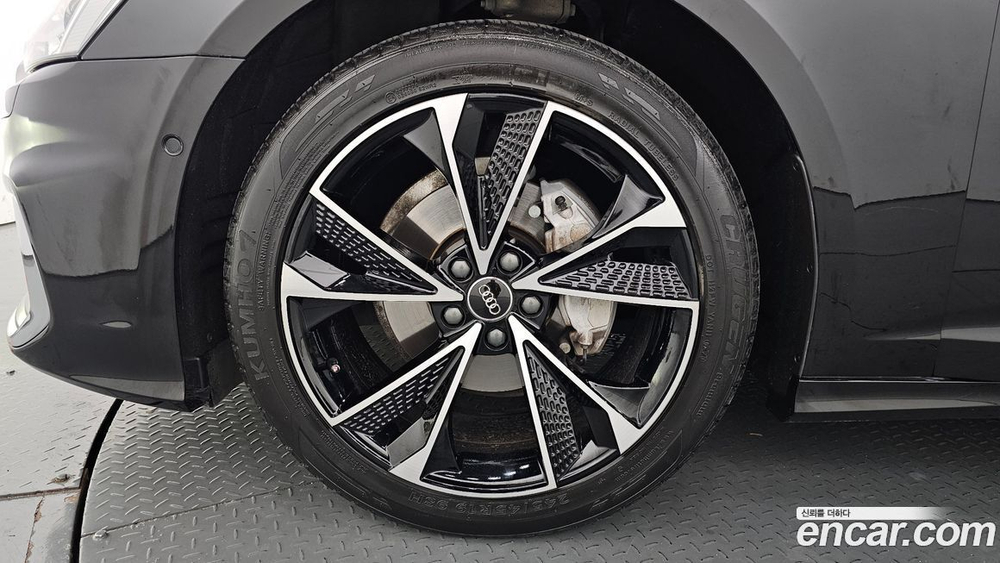 Audi A6 (C8) 40 TDI Premium (12.2019)