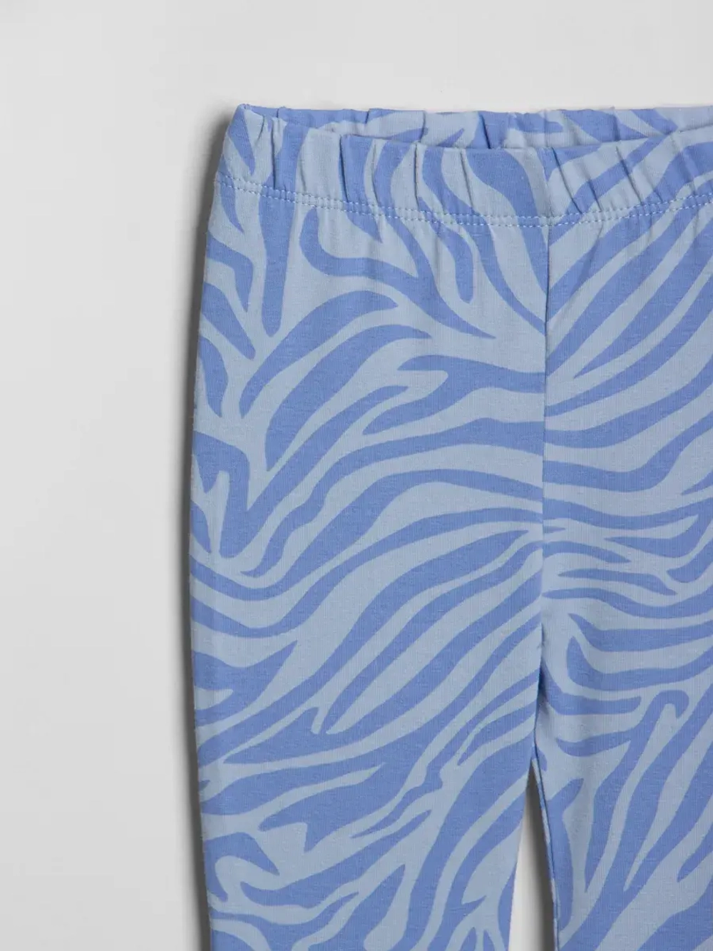 Костюм для девочки на осень