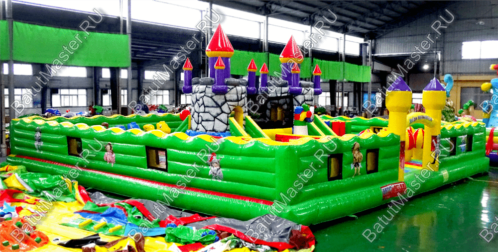 Большой надувной батут "Средневековье" 12*12*5 м