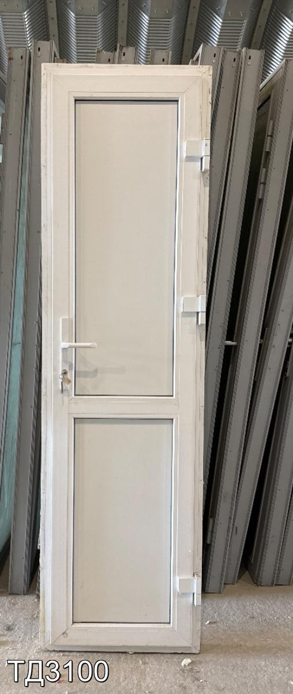 Дверь пластиковая входная Б/У 1990(в) x 560(ш)