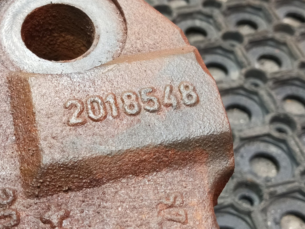 Кронштейн пневморессоры правый 2018г.