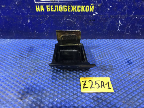 Пепельница MITSUBISHI COLT 2003