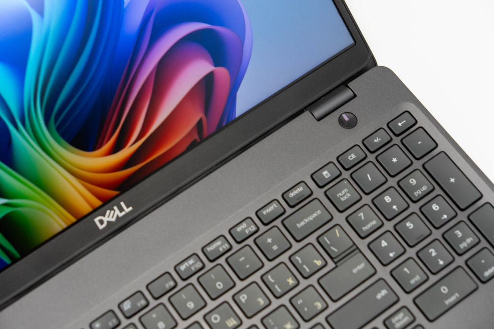 Ноутбук Dell Precision 3541 ( i7-9850H / Quadro P620 )