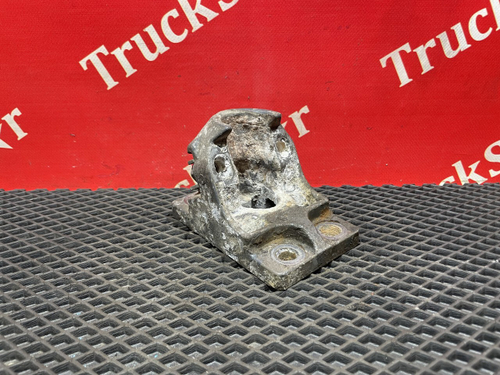 Кронштейн крыла заднего