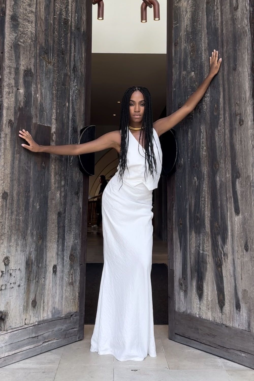 Юбка-рыбка из вискозы белого цвета