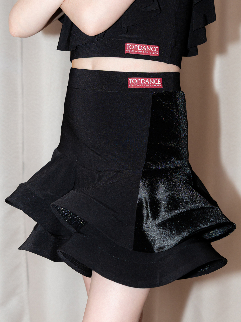 Юбка с регилином и бархатной вставкой