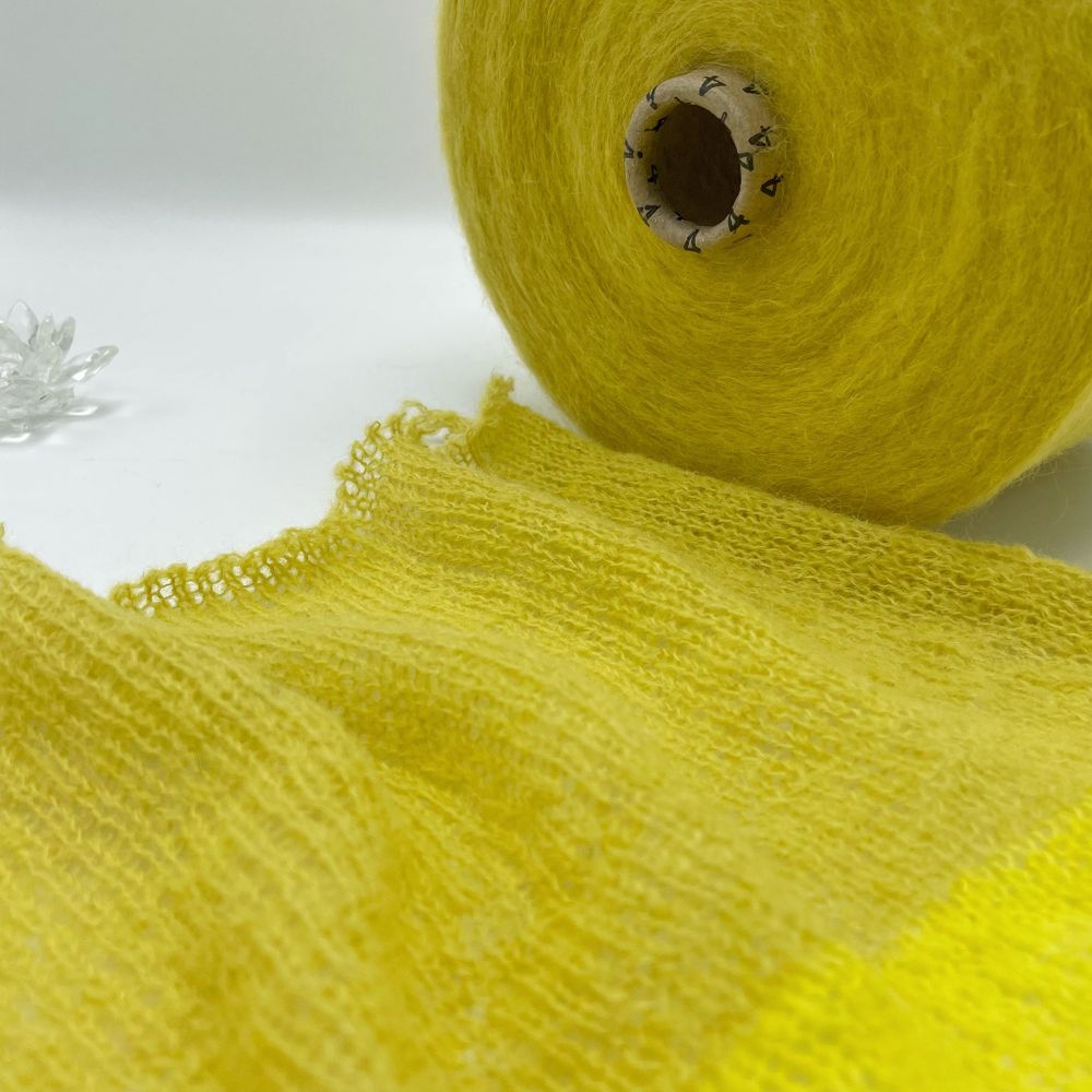 Бобинная пряжа для вязания (250 гр.) Manifattura LANE PUCCI 30% вспушеная альпака 30% полиамид 40% полиакрил