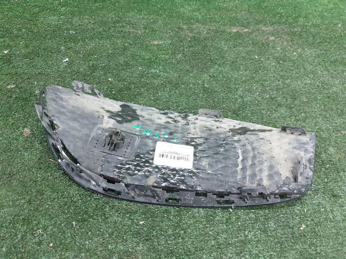 Решетка переднего бампера правая Mercedes E W213 (2016-2021)