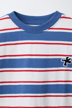 ZARA ФУТБОЛКА В ПОЛОСКУ С НАШИВКОЙ-ЛОГОТИПОМ, ПОЛОСКИ