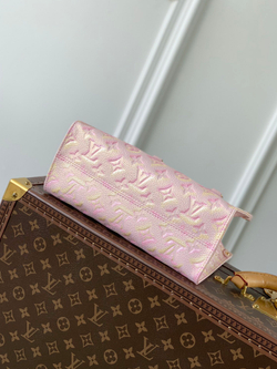 Louis Vuitton Onthego PM