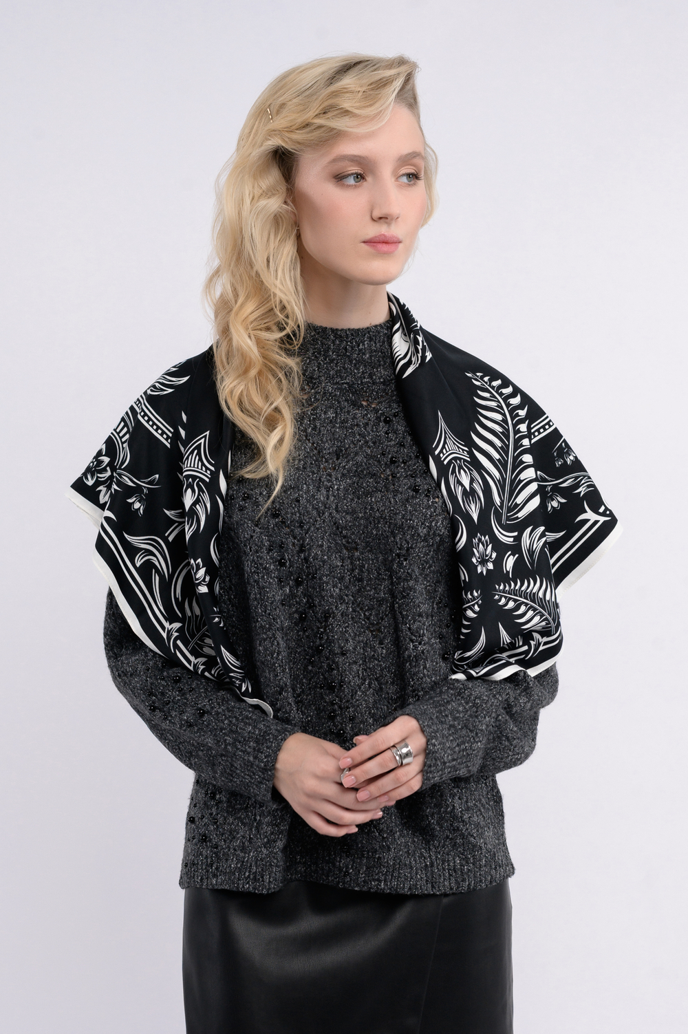 Платок «Тигр Еврейской автономной области. Черный»