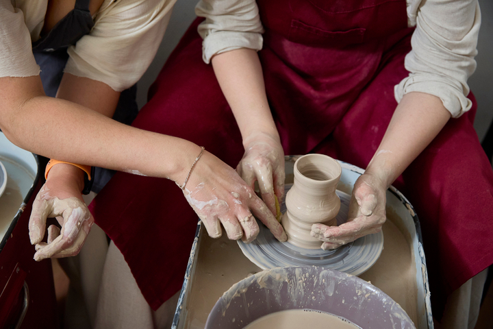 Преподавание гончарного мастерства детям