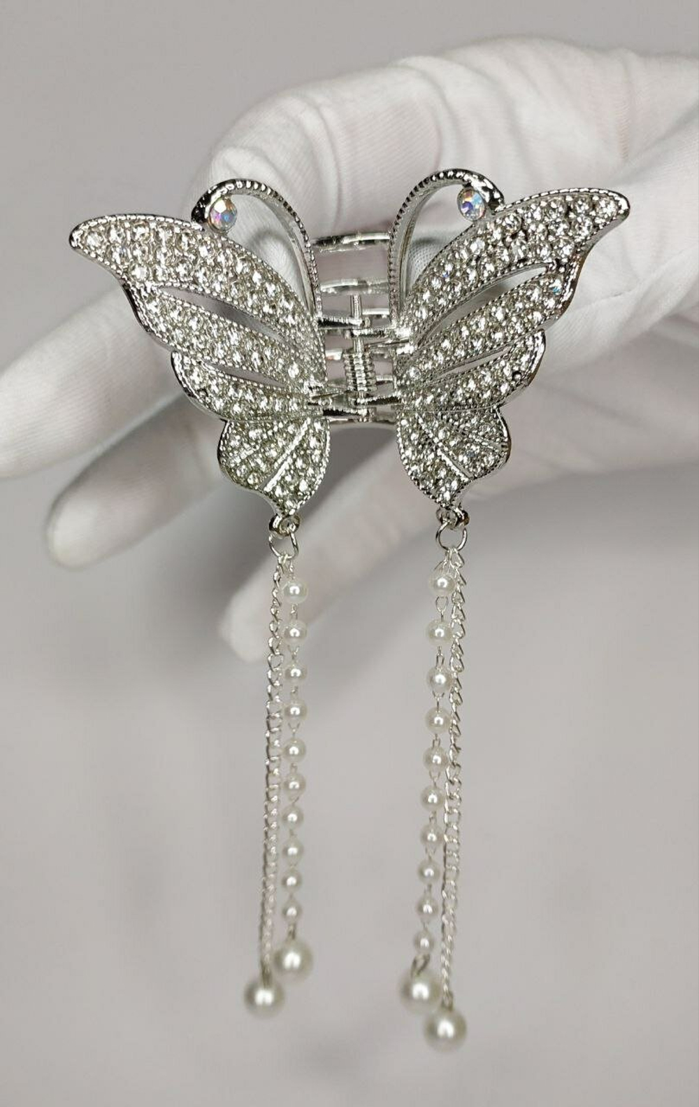 Блестящий краб заколка бабочка для волос. Универсальная.Металлическая. Модерн с  кисточками из страз. Цвет Золото