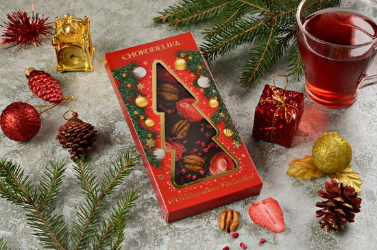 Шоколад темный с украшением "Клубника, пекан, малина" 100 гр