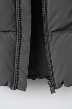 ZARA СТЕГАНЫЙ ЖИЛЕТ, АНТРАЦИТОВО-СЕРЫЙ