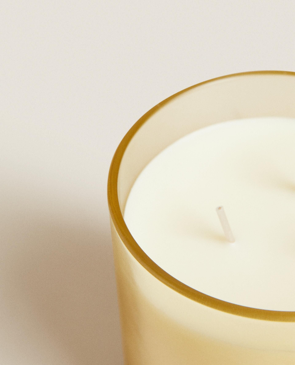 Zara Home - Ароматическая свеча clean blossom, 400 г