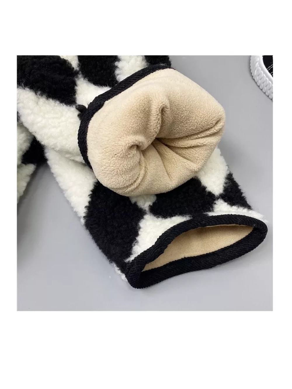 Пальто плюшевое демисезонное