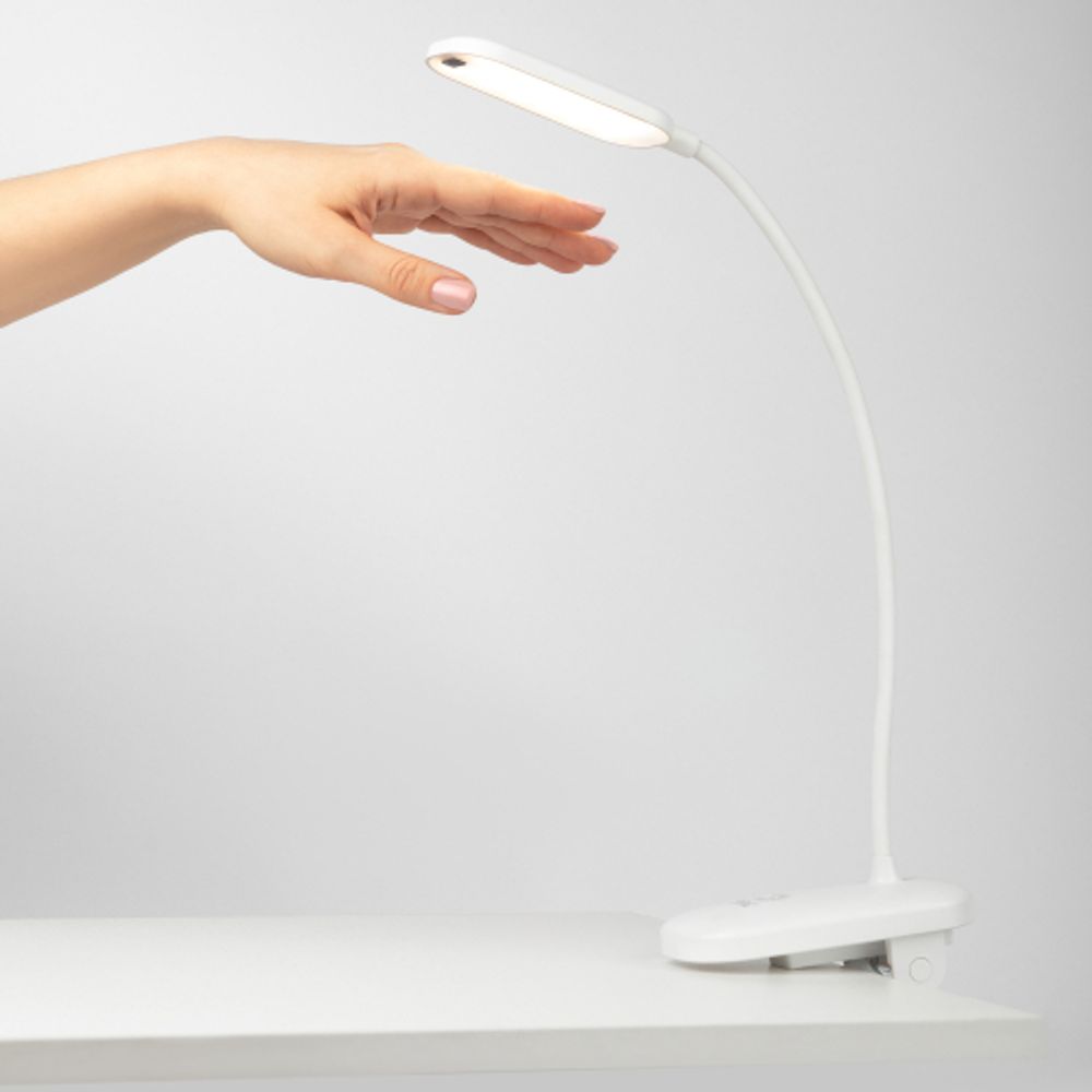Настольный светильник ЭРА NLED-525-6W-W светодиодный аккумуляторный на прищепке белый