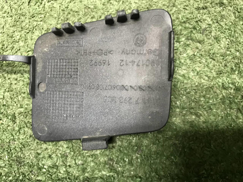Заглушка буксировочного крюка BMW 3er F34 (13-16)