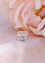 Кольцо «Мозаик» раф прямоугольный с зеленым кварцем и ромбом белый циркон