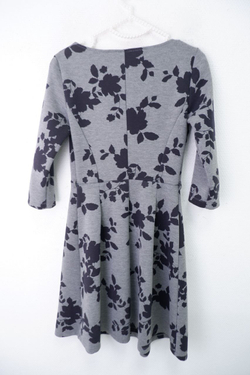 Платье Ostin модное 42 размер