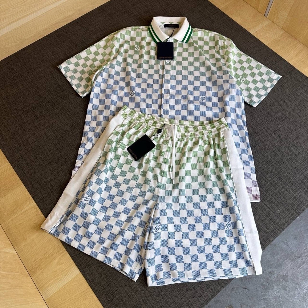 Летний костюм Louis Vuitton