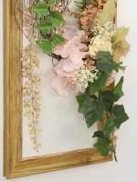 Искусственные цветы для декора стен