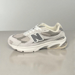 New Balance 2010 • Cream White