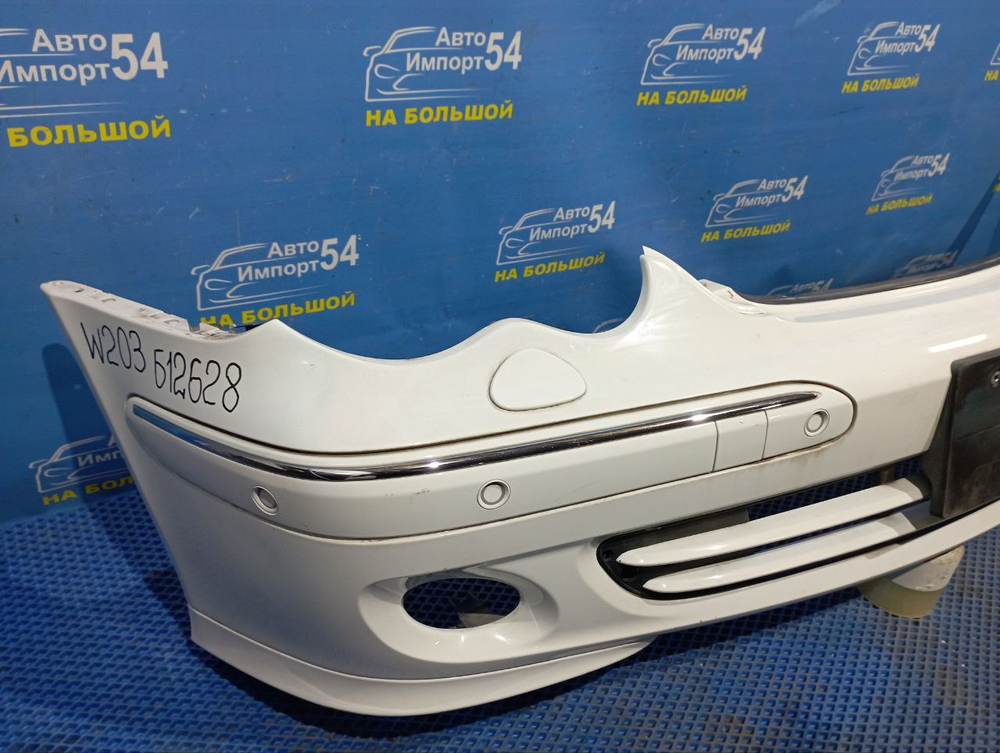 Бампер передний MERCEDES BENZ C-CLASS 2004-2007