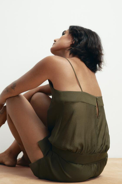 ZARА ШЕЛКОВЫЕ ШОРТЫ 100%, ЗЕЛЕНЫЙ