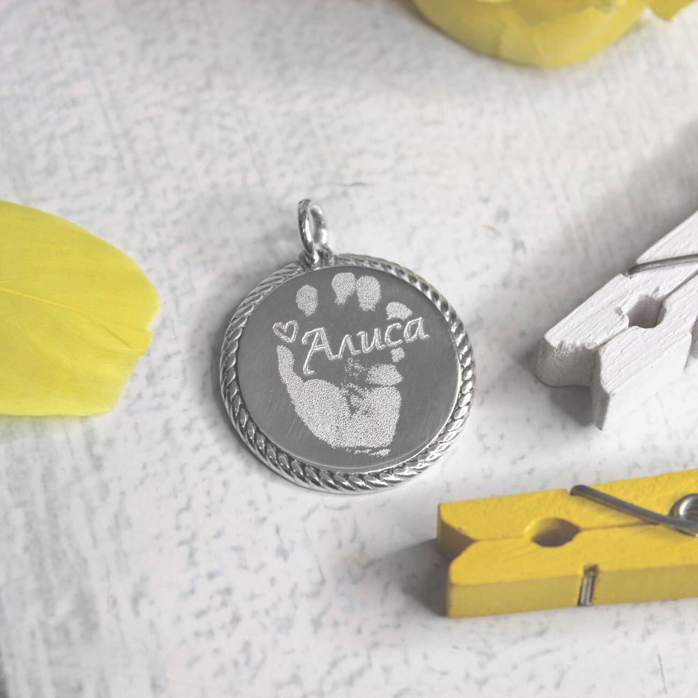 Серебряный кулон с отпечатком ладошки на заказ