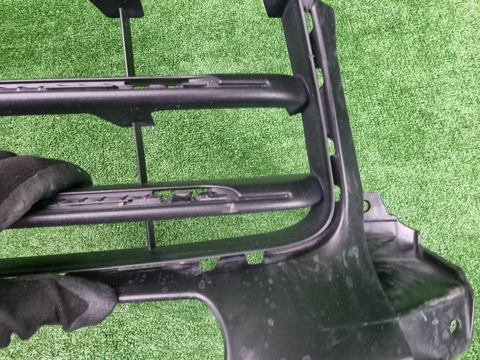 Решетка переднего бампера Porsche Cayenne 3 17-23