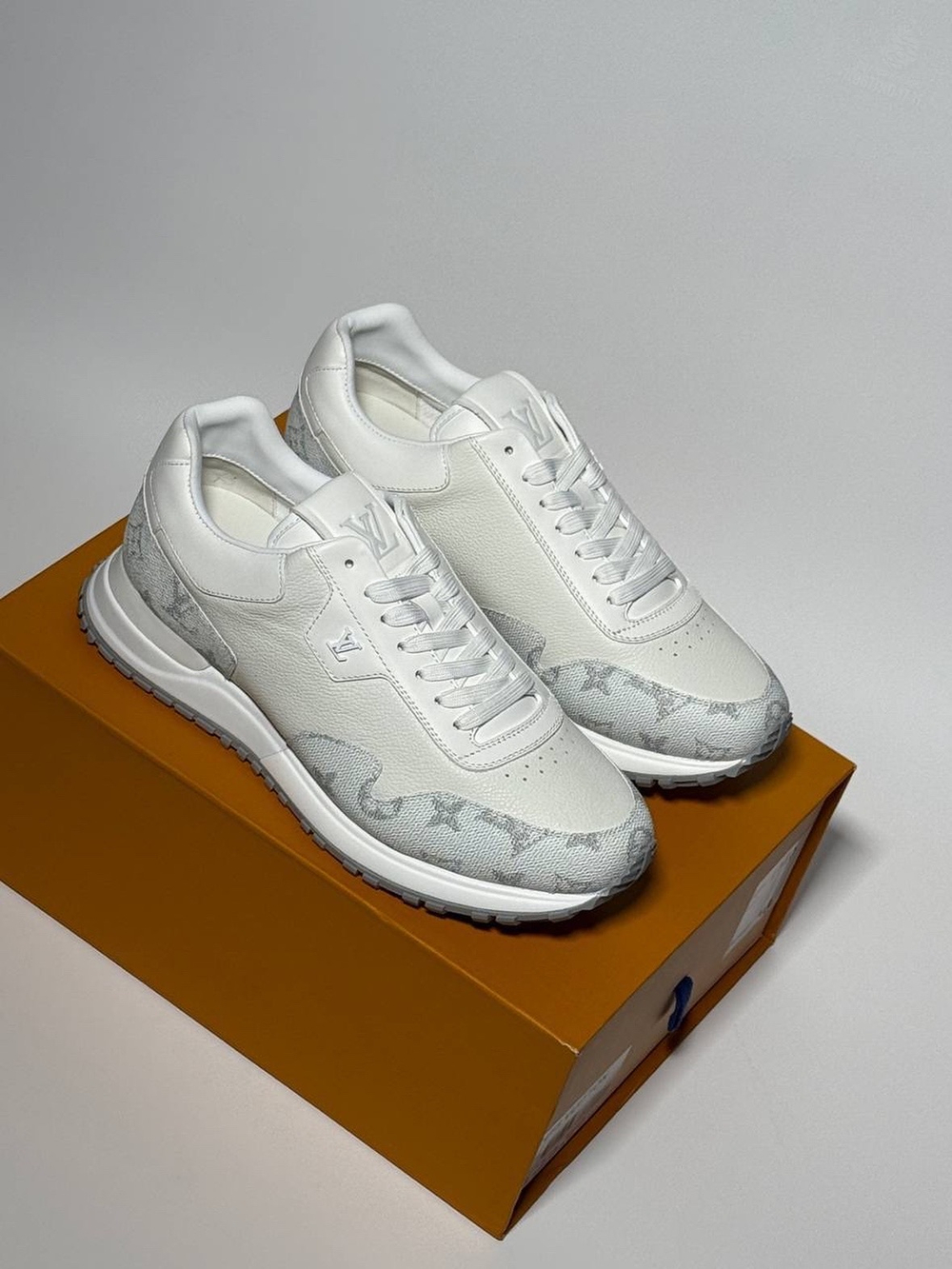 Кроссовки Louis Vuitton Run Away