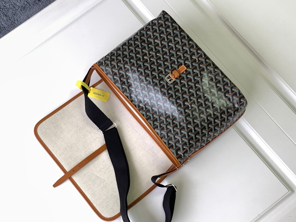 Goyard Capetien MM Messenger Bag
