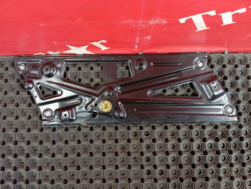 Стеклоподъемник правый