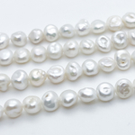 Жемчуг, размер около 8-9 мм, цена за 12-13 шт (1/4 нити)