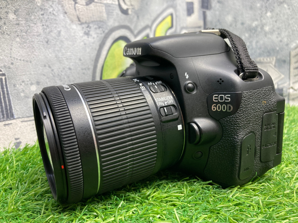 Canon 600D Kit 18-55mm 3.5-5.6 IS STM 9800 кадров