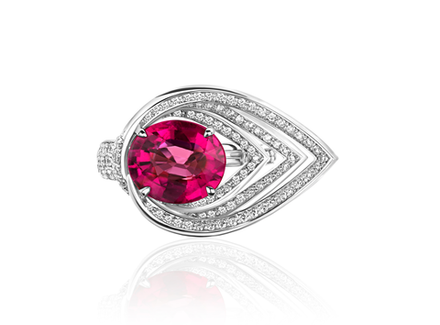 Кольцо с рубеллитом огранки "Овал" и бриллиантами