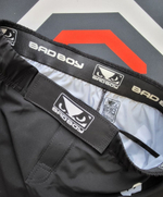 Шорты для MMA Bad Boy Pro Series 2.0 черный/белый