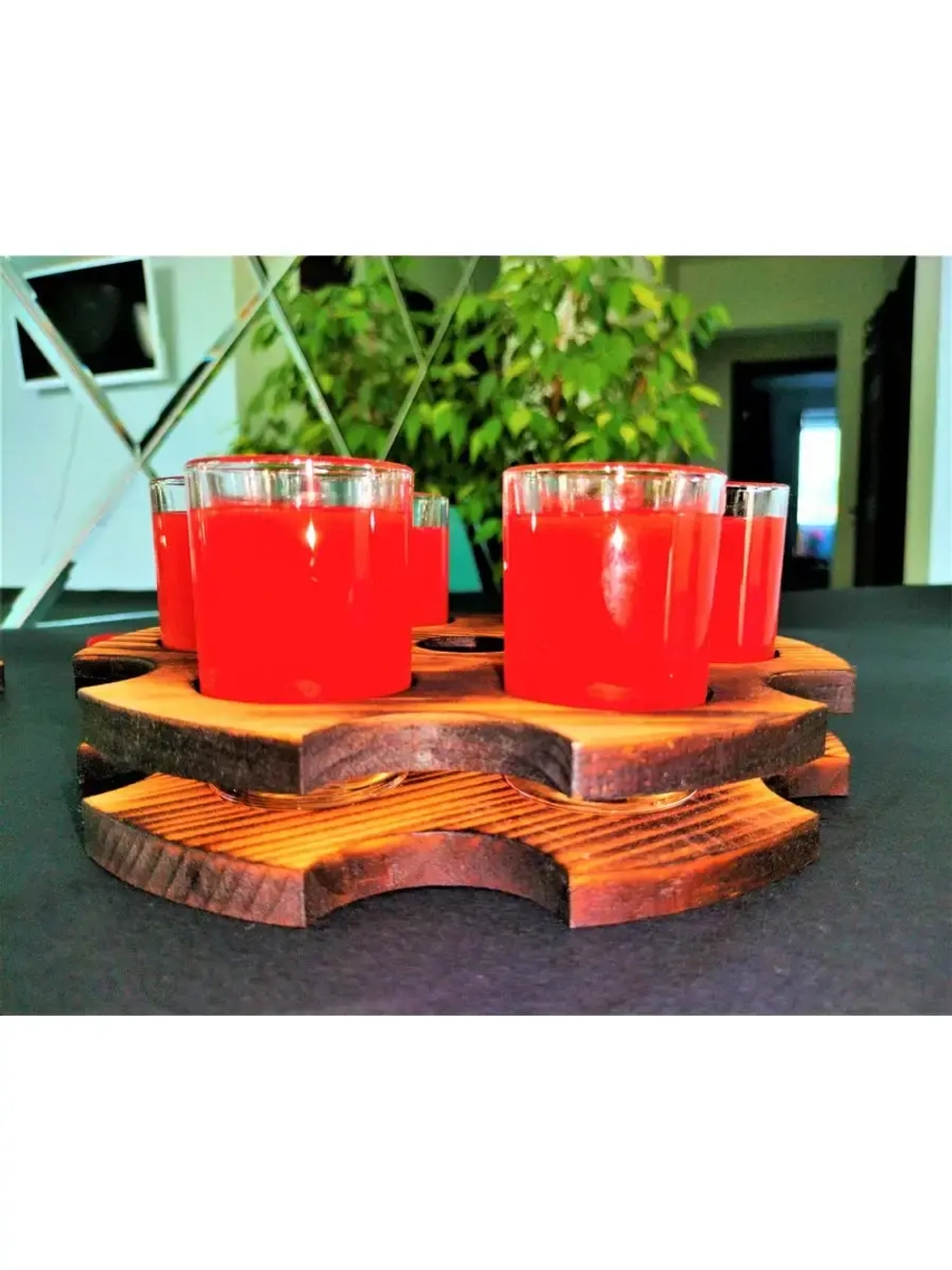 Деревянная шотница из кедра с 6 стопками.