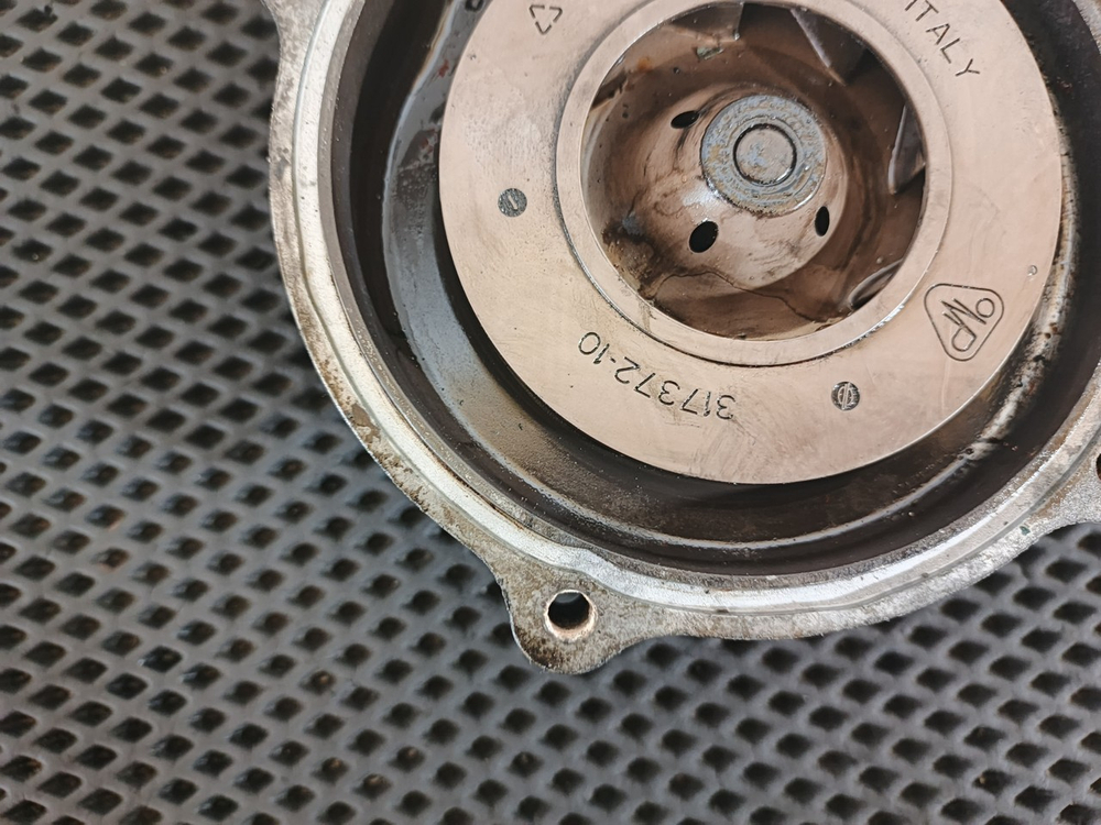 Насос водяной (помпа)