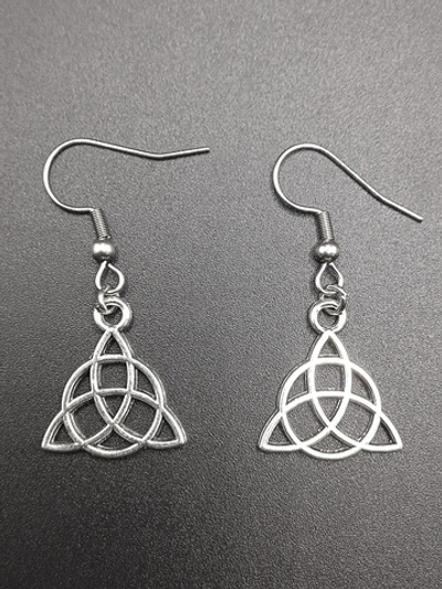 Серьги Трикветр