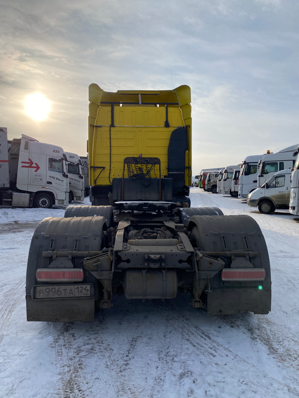МАЗ 64A028 6x4 Седельный тягач 64А028-570-020 (Дизельный, 11,6 л, 423 л.с., МТ)