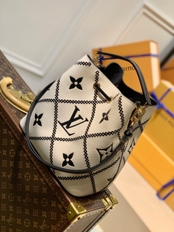 Louis Vuitton NeoNoe MM